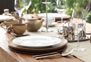 Dining etiquettes of elite class people
